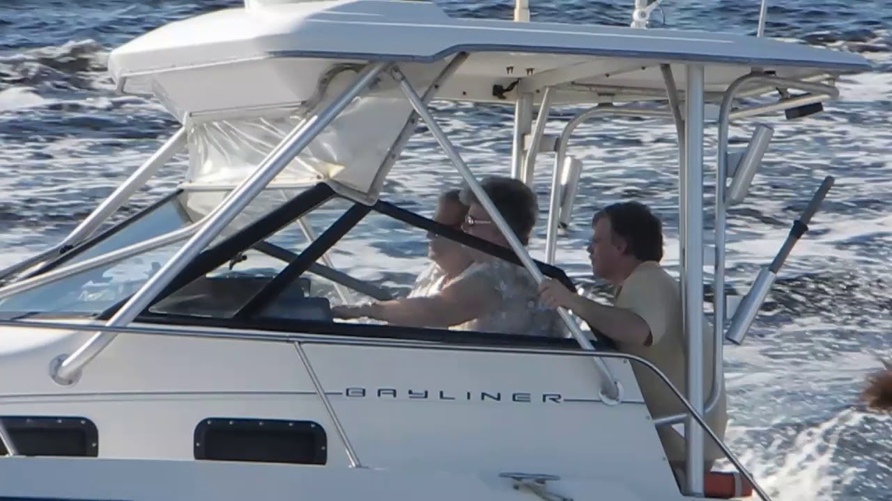 Bayliner Outboard cruising in the ICW